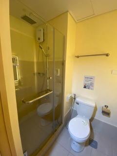 Hallin Bay Suites Modern 1BR with balcony - 3