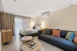 Prowse Beach House - Family Fun & Ocean Adventures - 6