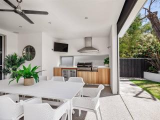 Peppermint Paradise - Seaside Comfort & Home Theatre - 9