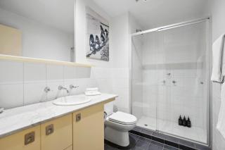 Waterfront Executive Apartment in central Geelong - 5