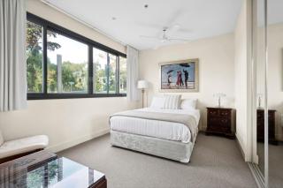 Waterfront Executive Apartment in central Geelong - 6