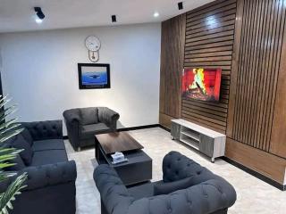 2 Bedroom Luxury Flat - 6