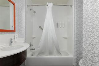 Hampton Inn & Suites Palmdale - 1