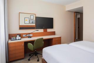 Hilton Garden Inn Frankfurt Airport - 1