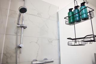 Modern 6 bed House near city center with parking - 2