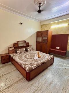 Spacious 4BHK house in the heart of the city - 3