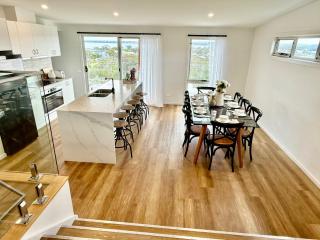 Oceania Vista - Modern Retreat near San Remo Beach - 6