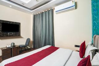Hotel Twamev Couple Friendly Laxmi Nagar - 1