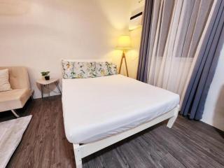 The Little Abode Nuvali - Smart Studio Unit with Balcony & free pool access - 6