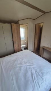 Hot tub retreat, at Tattersall Lakes caravan - 7