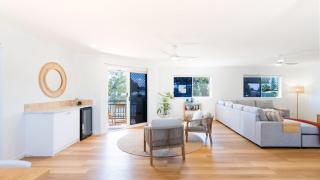 Dolphin View In Bongaree - 1