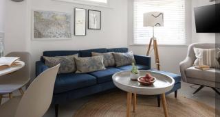 St Ives Holiday Apartment with Parking - Coastal Retreat - 0
