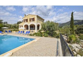 Country House in Spain with Pool & Mountain Views - 7