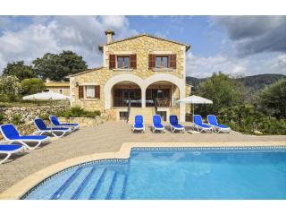 Country House in Spain with Pool & Mountain Views - 9