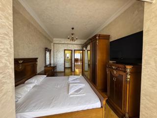 Downtown Yerevan Grand Stay - 3 Bedrooms & 2 bathrooms,200 SQM - 0