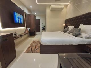 Hotel Downtown, Bilaspur - 8