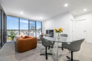 Chic 2 Bedroom Escape with Premium Amenities - 8