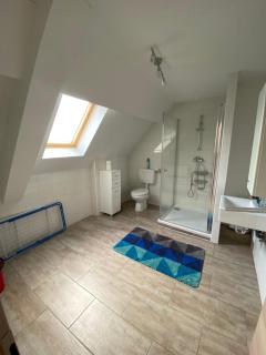 BB Crew House - 0