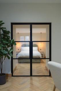 Luxury Flat in Shaftesbury by JOT STAYS - 0