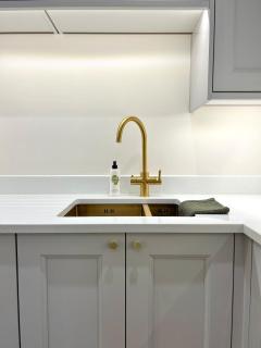 Luxury Flat in Shaftesbury by JOT STAYS - 1