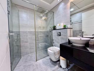 Luxury Studio Getaway in Crystal Residence JVC - 3