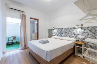 Precioso Apartamento con patio privado - 0