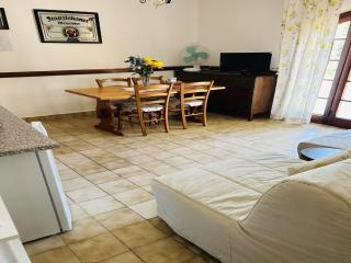 Apartment in farmhouse with garden and pool - 0