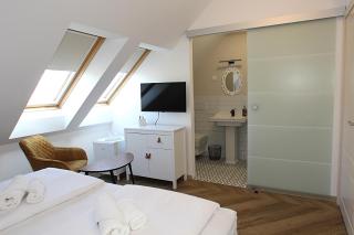 D Rooms Boutique Stay with Parking & Fast City Access - 3