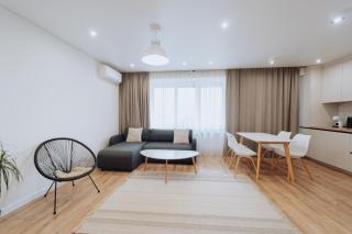 1BR near UNIC, Ultra Central - Fireplace & Balcony - 9