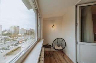 1BR near UNIC, Ultra Central - Fireplace & Balcony - 6