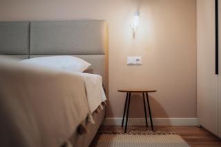 1BR near UNIC, Ultra Central - Fireplace & Balcony - 8