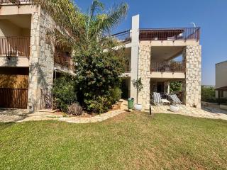 Amphithea Luxury Apartment - 5