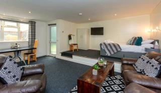 The Glenerne Guest House - 7