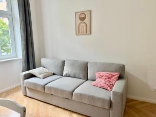 Central Renovated Premium Apartment - 3