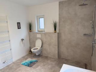 Modern DesignApartment plus Garden - 4