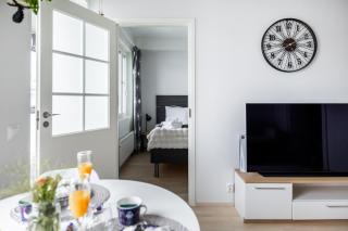Arctic Wave City Suite - 6