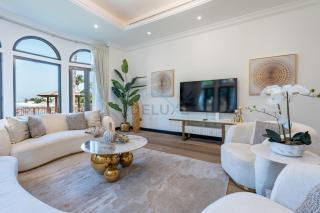 Premier Beachside Villa with Community Pool Access, Perfectly Located Near Nakheel Mall, the Monorail, and Aquaventure Waterpark, Canal Cove, Palm Jumeirah by Deluxe Holiday Homes - 0