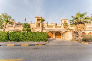 Premier Beachside Villa with Community Pool Access, Perfectly Located Near Nakheel Mall, the Monorail, and Aquaventure Waterpark, Canal Cove, Palm Jumeirah by Deluxe Holiday Homes - 9