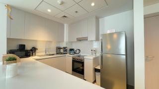 Waters Edge 4BR - Cozy Comfort & Modern Design Near Yas Mall & Yas Marina - 1