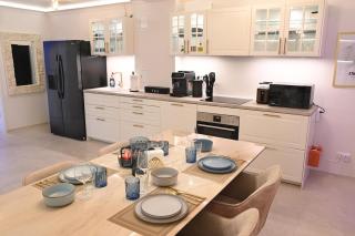 Sams Living - 9