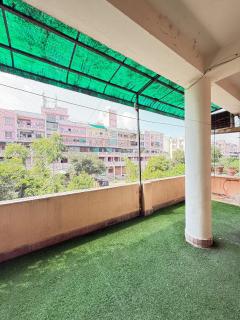Spacious 3BHK Stay with Balcony & Kitchen comforts - 5