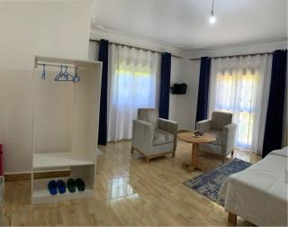 Fun-Ville Vacation Home, Entire home - 4 bedrooms - 9