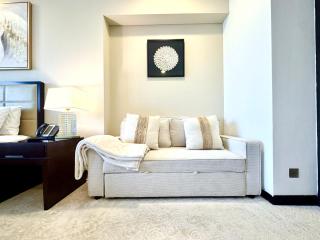 JW Marriott Full Marina View Direct Access to Marina Mall by Cosmos Living - 5