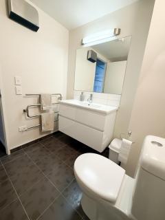 Elegant City Central Living - 8
