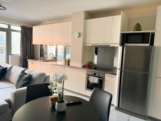 Elegant City Central Living - 2