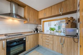 Modern apartment with large terrasse, bbq, fast wifi, 2 pools - 3