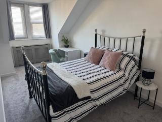 City Centre top floor large flat - 1