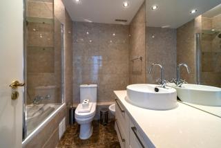 Modern 2 Bedroom Apartment with Balcony in Cascais - 6