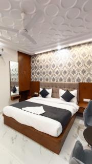 Hotel Royal Suites - 5