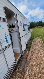 Gerestylde vintage caravan "Zee" met luxe badkamer bij "de Kapitein" - 0